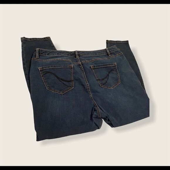 Lane Bryant  Jeans Size 18 Short - Picture 3 of 9